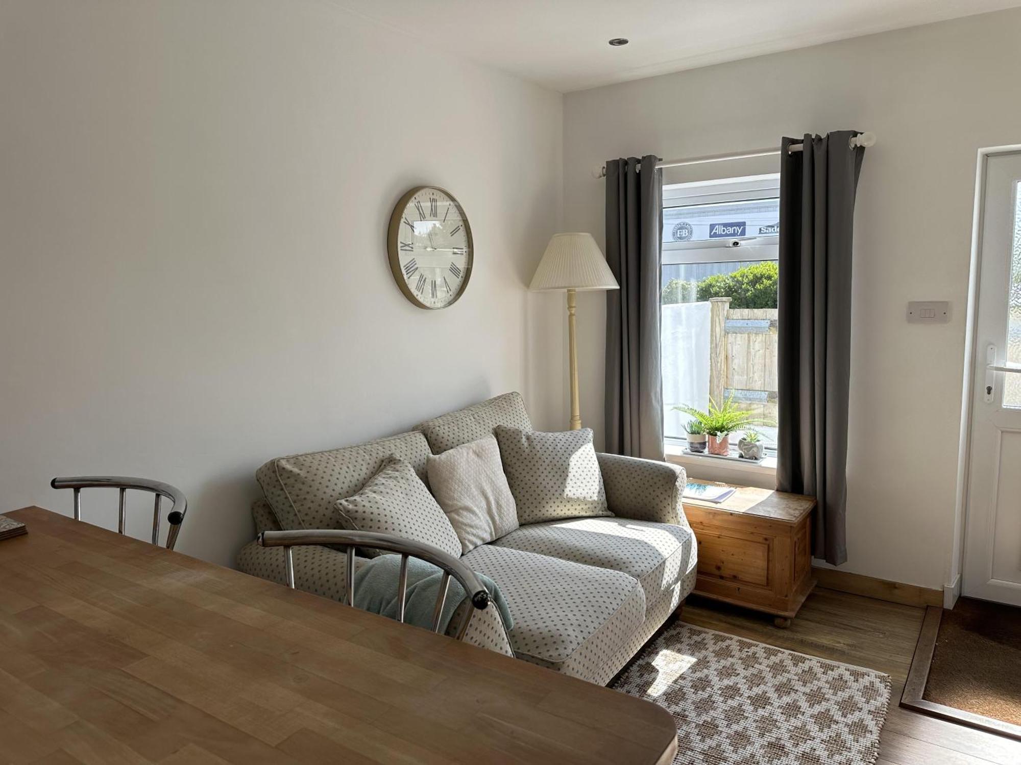 Cozy Coastal Lodge In Hayle Exterior foto